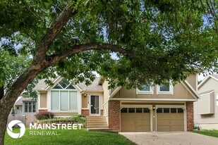 6426 Chouteau St in Shawnee, KS - Building Photo