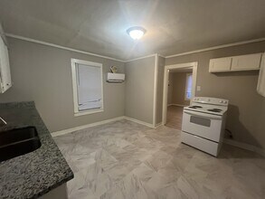 109 N Spring St in Jacksonville, AR - Building Photo - Building Photo