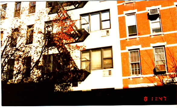 409 E 78th St in New York, NY - Foto de edificio - Building Photo