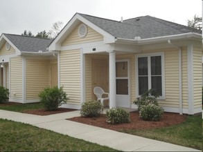 Woodcrest Elderly Housing in Somers, CT - Building Photo - Building Photo