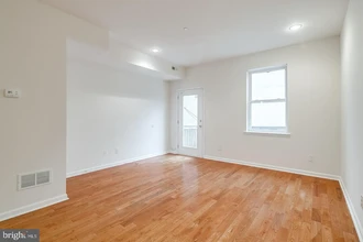 1240 S 17th St, Unit B in Philadelphia, PA - Building Photo - Building Photo