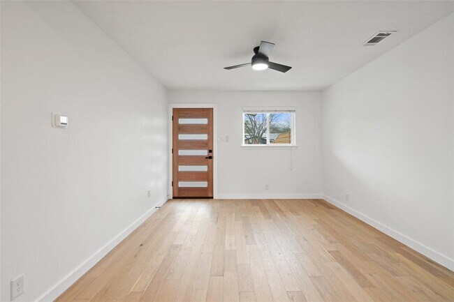 4904 Hawk Cove in Austin, TX - Building Photo - Building Photo