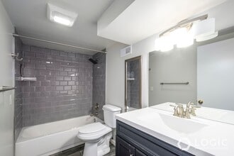 195 E Roundtoft Dr in Salt Lake City, UT - Building Photo - Building Photo