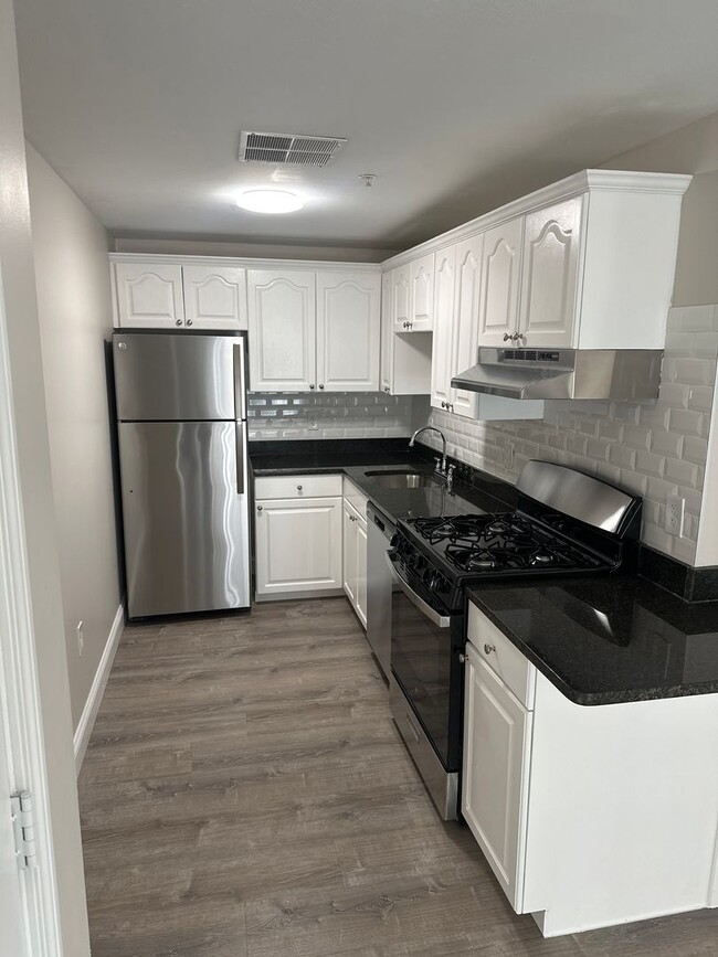 property at 21 Kenmar Dr