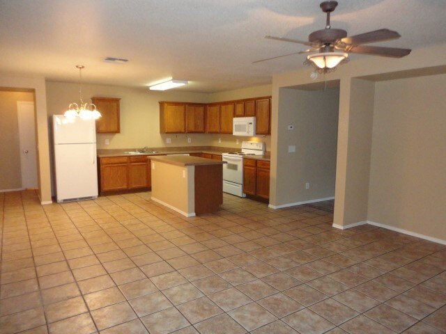 1425 N Thunderbird Ave in Gilbert, AZ - Building Photo - Building Photo