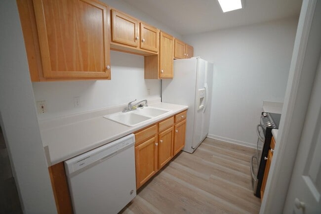 1272 Cross Creek Cir in Tallahassee, FL - Building Photo - Building Photo