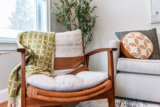 99 W Circular St, Unit SI ID1388803P in Saratoga Springs, NY - Building Photo - Building Photo