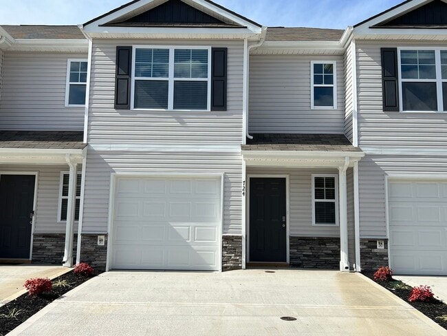 724 Theobald Wy in Kingsport, TN - Building Photo - Building Photo