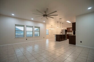 1543 Meadowlake Dr in Waxahachie, TX - Building Photo - Building Photo