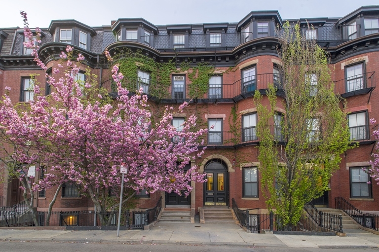 1-5 Cortes St in Boston, MA - Foto de edificio