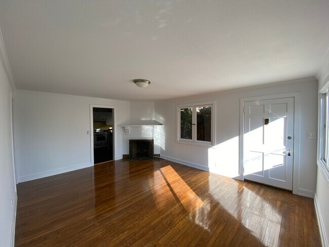 6881 Yeager Pl in Los Angeles, CA - Building Photo - Building Photo