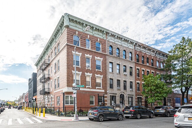 52 Meserole Ave