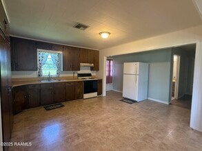 129 E Broussard Rd in Lafayette, LA - Building Photo - Building Photo