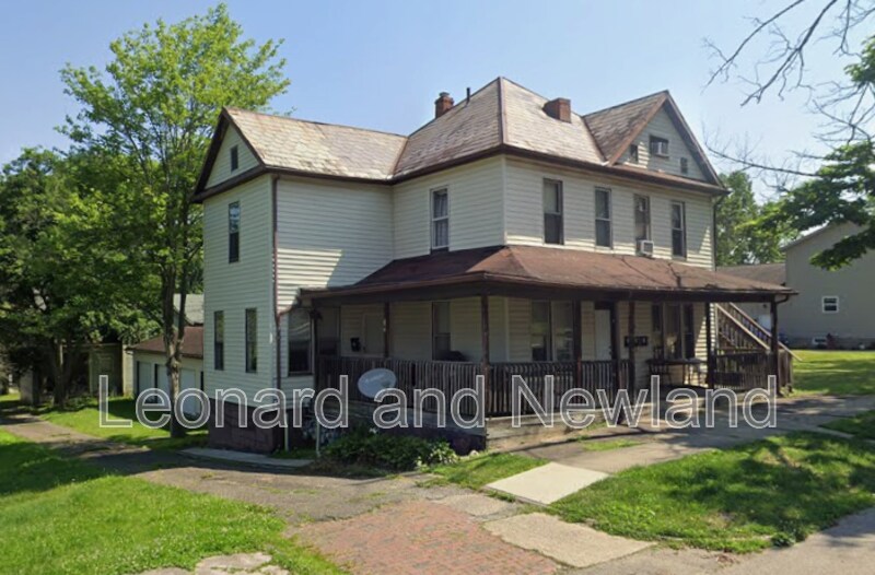 1215 Gomber Ave in Cambridge, OH - Building Photo