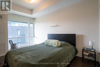 120-S120 Bayview Ave in Toronto, ON - Building Photo - Building Photo