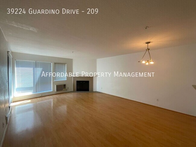 39224 Guardino Dr in Fremont, CA - Building Photo - Building Photo