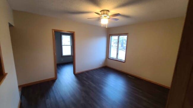 419 S 3rd St, Unit 419 S 3rd St in La Crescent, MN - Building Photo - Building Photo