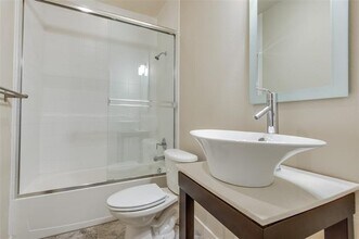 4235 Holland Ave in Dallas, TX - Building Photo - Building Photo