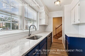8366 Glastonbury Ct in Annandale, VA - Building Photo - Building Photo