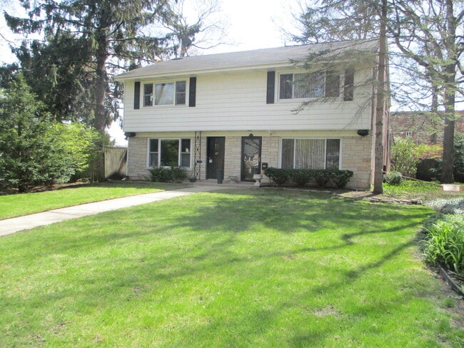 property at 419 Greenleaf Ave