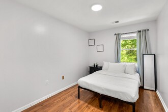 11770 Carriage House Dr in Silver Spring, MD - Building Photo - Building Photo