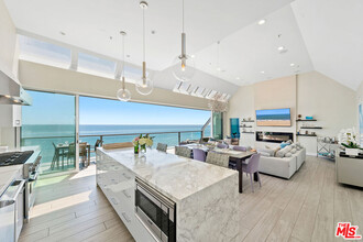 26508 Latigo Shore Dr in Malibu, CA - Building Photo - Building Photo