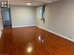 11 Parkdale Ave S in Hamilton, ON - Building Photo - Building Photo