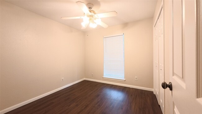 2027 Whispering Springs Dr