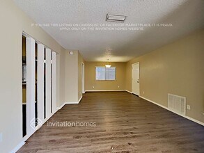 705 Via Avenida in Mesquite, TX - Foto de edificio - Building Photo