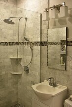 3 Parker Hill Ter, Unit 3 in Boston, MA - Foto de edificio - Building Photo