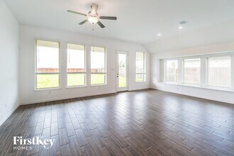 15006 Lake Shore Ave in Mont Belvieu, TX - Building Photo - Building Photo