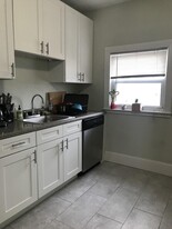 101 Heath St, Unit 2 Apartamentos