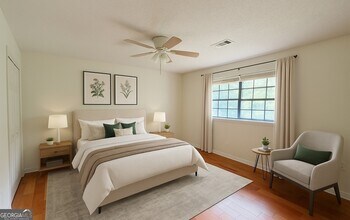 6354 Shannon Pkwy in Union City, GA - Foto de edificio - Building Photo