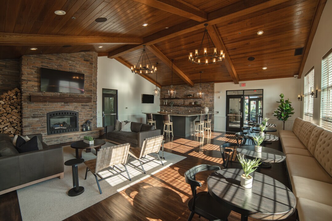 Enclave Apartments in Allendale, MI - Foto de edificio