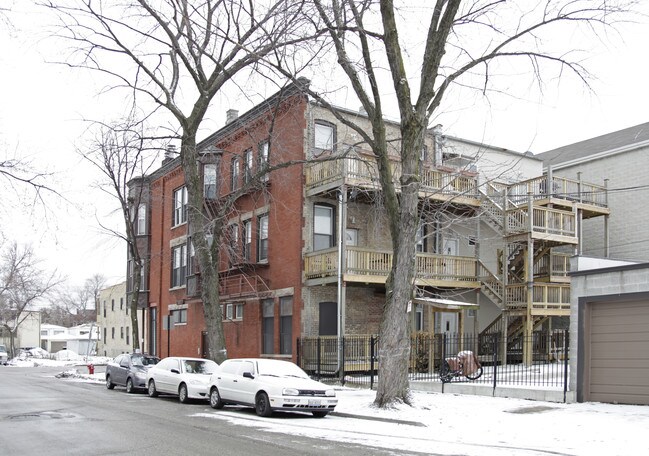 2100 W Erie St in Chicago, IL - Foto de edificio - Building Photo