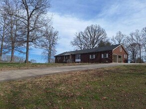 1084 Nease Dr in White Pine, TN - Building Photo - Building Photo