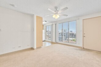 1655 Liholiho in Honolulu, HI - Building Photo - Interior Photo