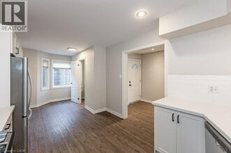 3542 Fowler Ct in Burlington, ON - Building Photo - Building Photo