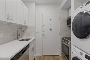 98 St Botolph St in Boston, MA - Building Photo
