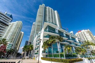 1331 Brickell Bay Dr, Unit 2403 in Miami, FL - Building Photo