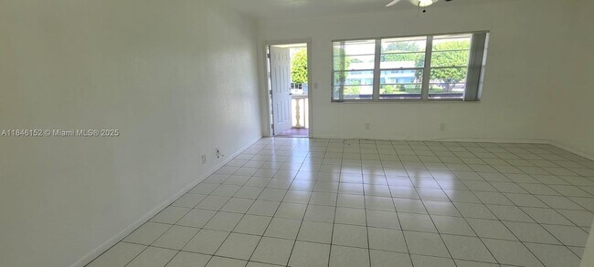 63 Waltham C in West Palm Beach, FL - Building Photo - Building Photo