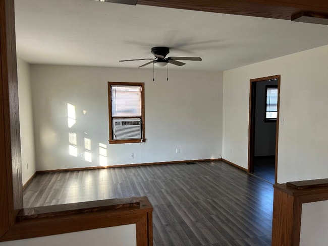 422 E Broadway St in Newton, KS - Building Photo - Building Photo