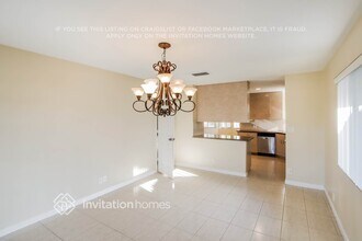 8612 NW 79th St in Tamarac, FL - Foto de edificio - Building Photo