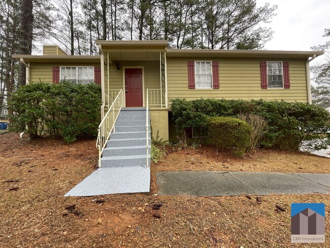 property at 2595 Woodland Dr NW