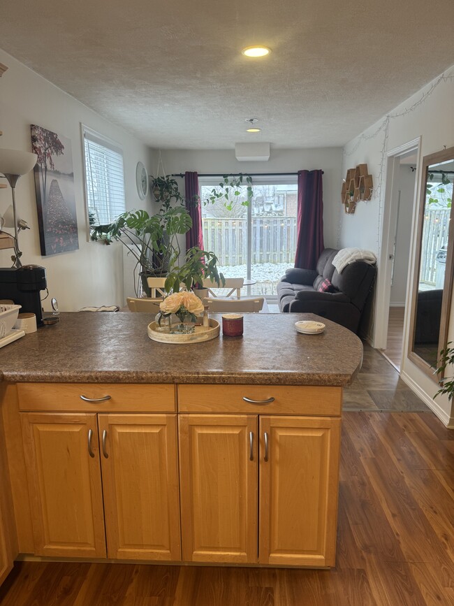 18 O'connor Ln in Guelph, ON - Building Photo - Building Photo