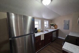 218 Locust St in Clarksville, TN - Building Photo - Building Photo