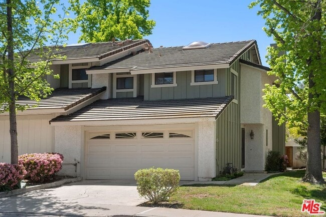 2570 Calle Abedul in Thousand Oaks, CA - Building Photo - Building Photo