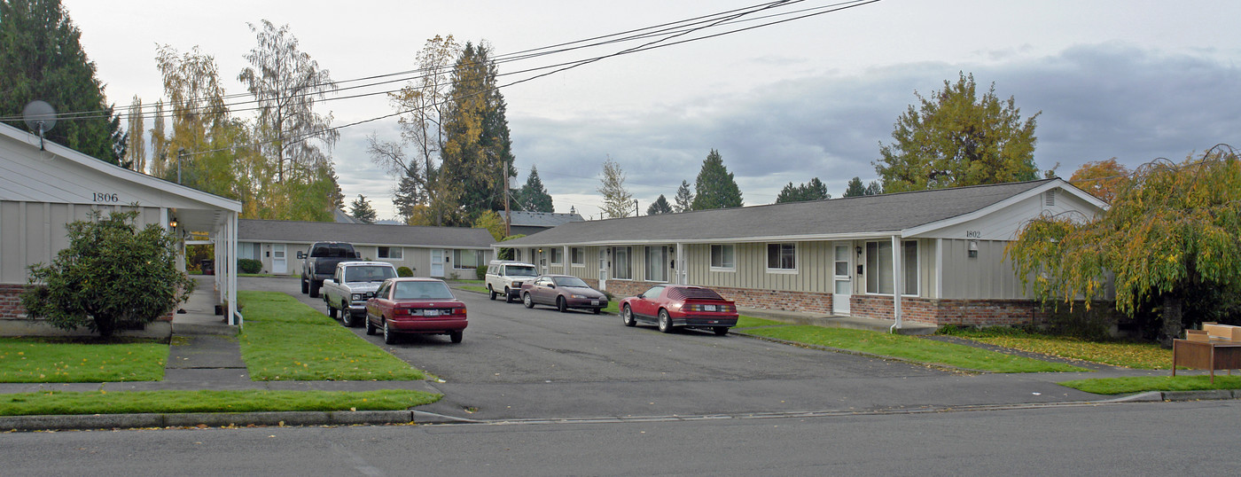 1802-1806 16th St in Sumner, WA - Building Photo