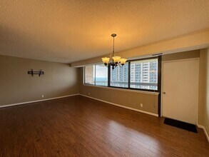 5501 Seminary Rd in Falls Church, VA - Building Photo - Building Photo