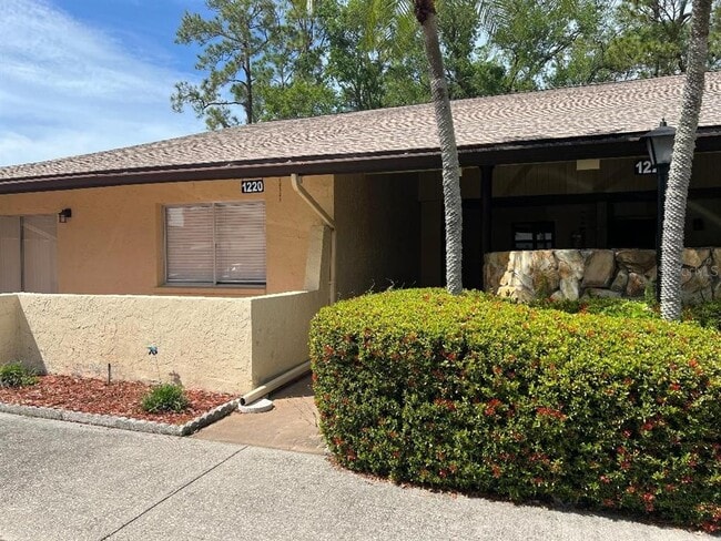 1220 13th Cir SE in Largo, FL - Building Photo - Building Photo